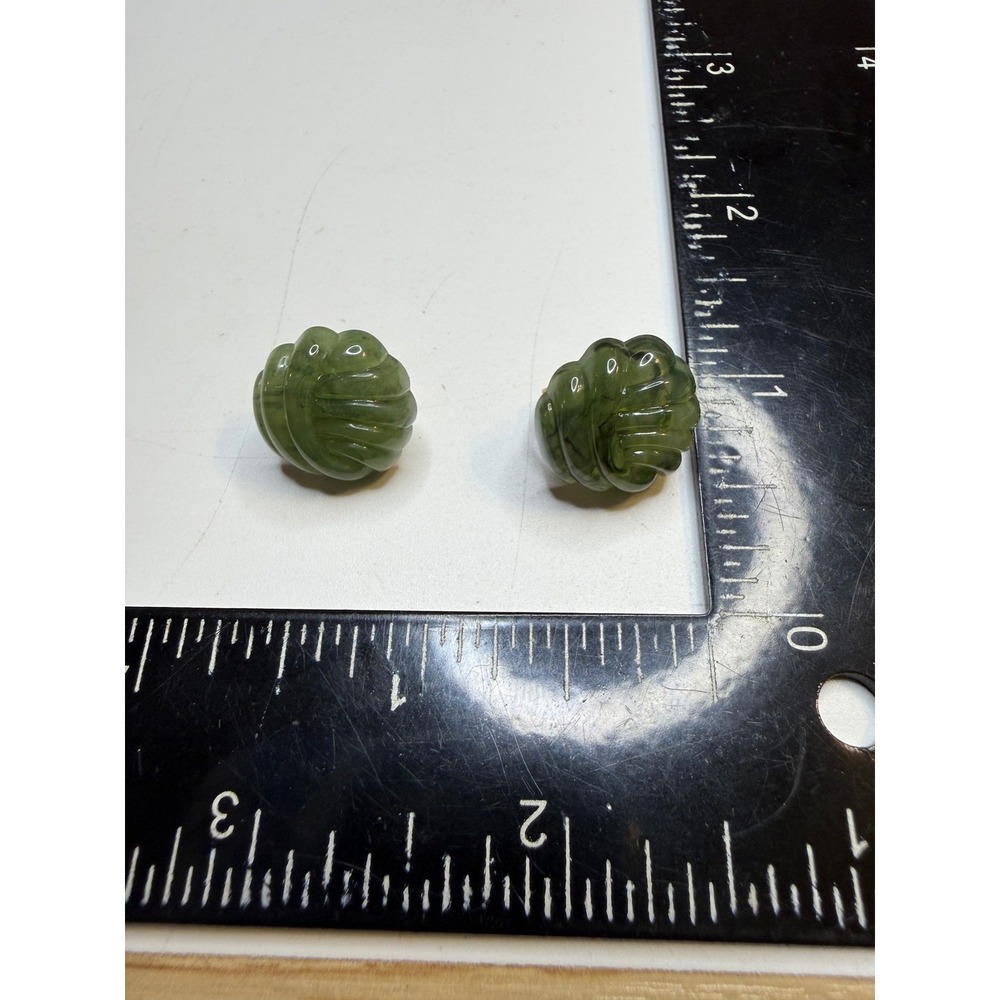 Avon Vintage Green Ribbed Shell Button Clip On Earrings Gold Tone Textured